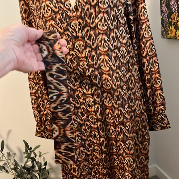 NWOT Momoni Silk Midi - Picture 4 of 14